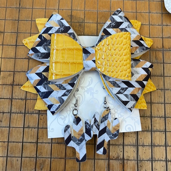 Other - Handmade Yellow Black White bow and Cactus earrings